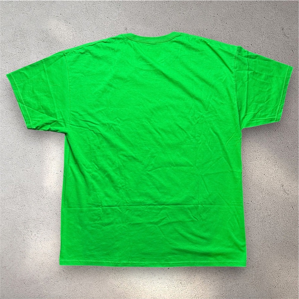 Disney Mickey and Friends Christmas Green Graphic T-Shirt Mens XL Santa Hat - Picture 2 of 6